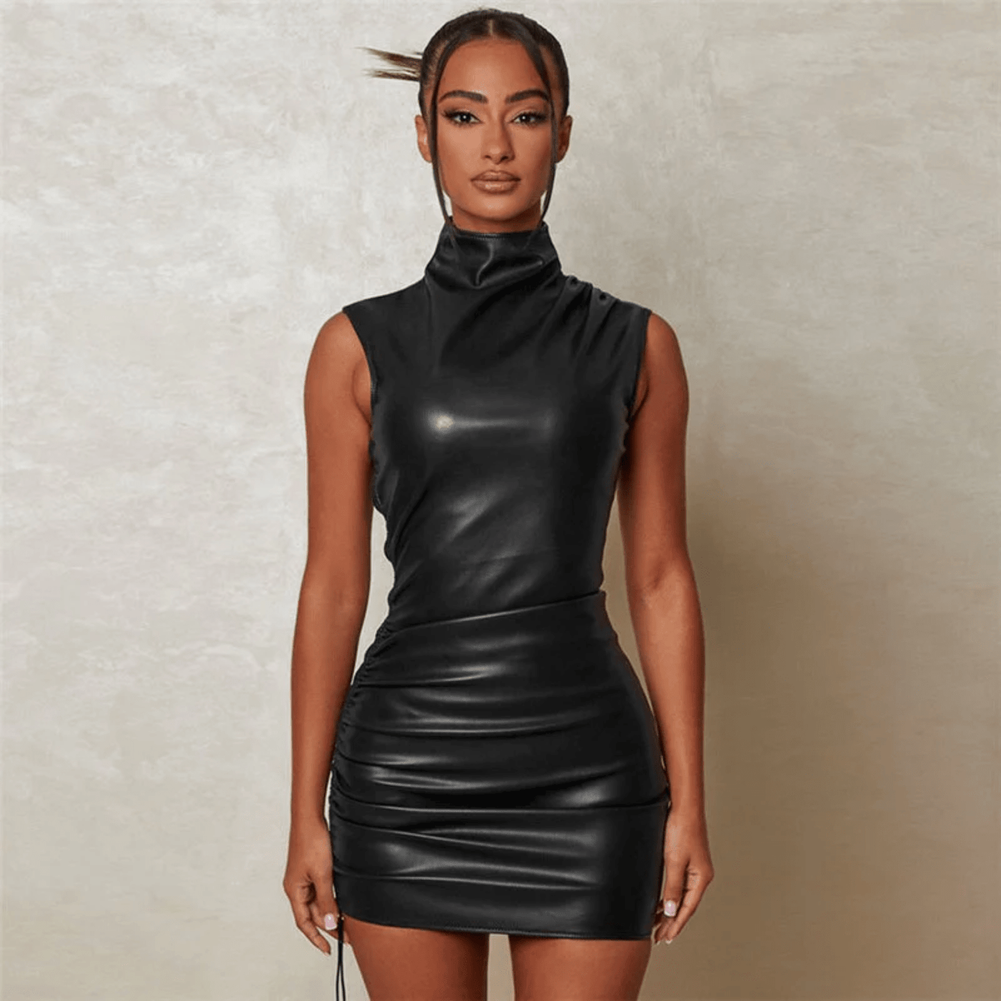 Figurbetontes Lederkleid mit Rollkragen für Damen