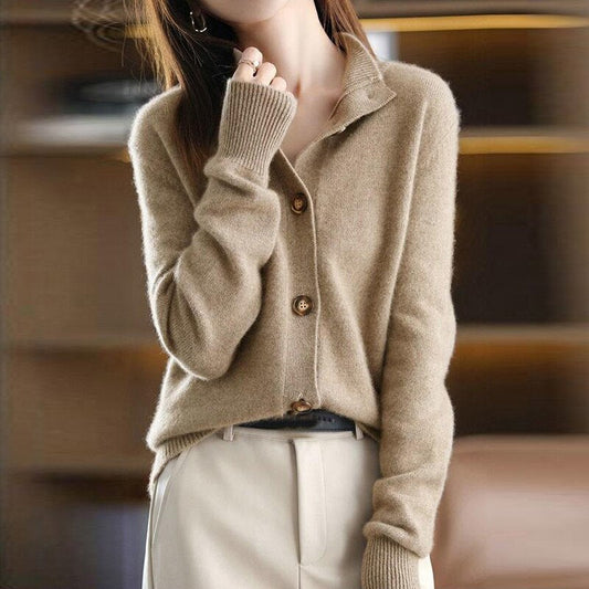 Weiche Strickjacke Mit Knopfverschluss