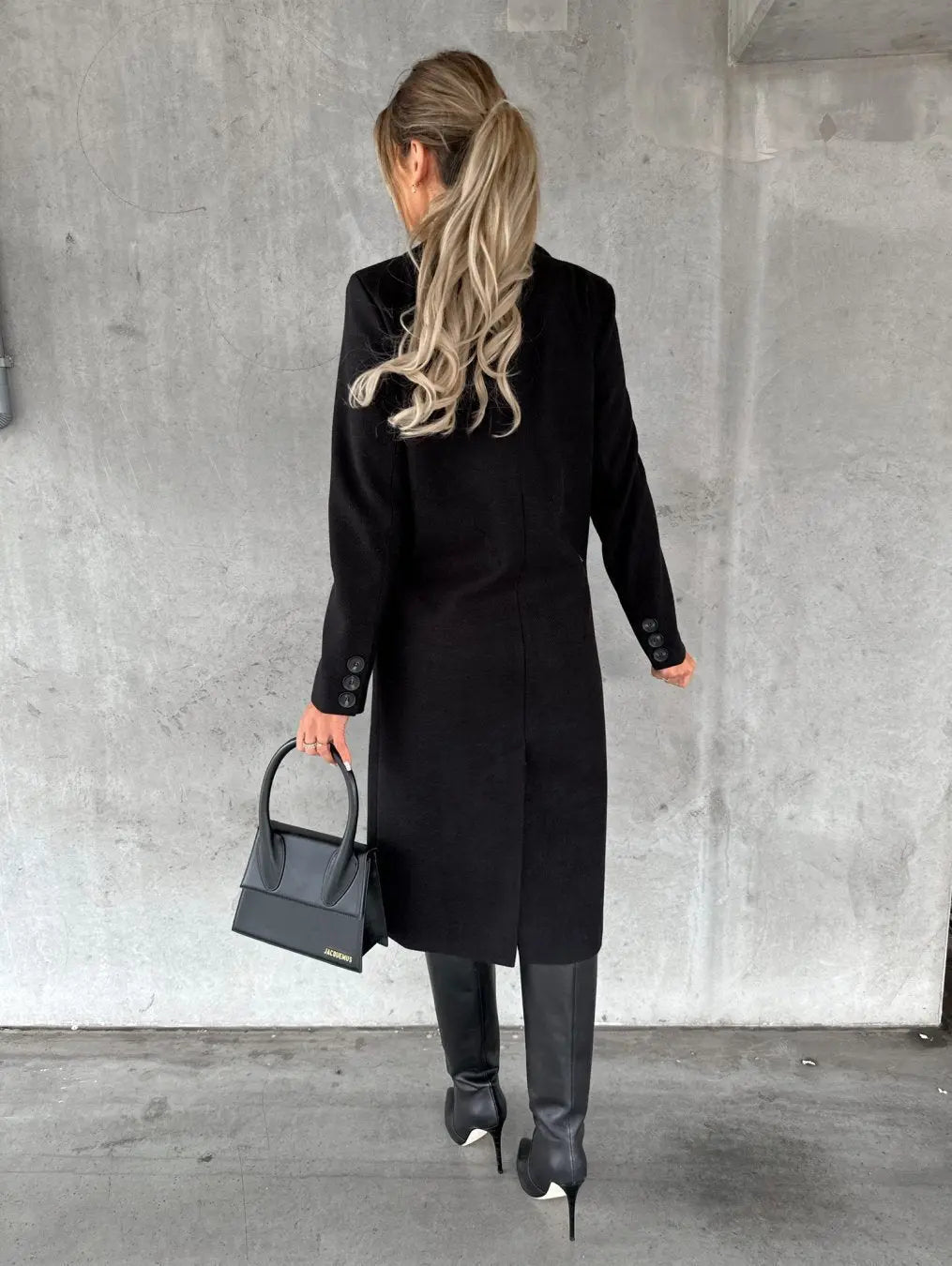 Eleganter Langer Beiger Wollmantel Für Damen