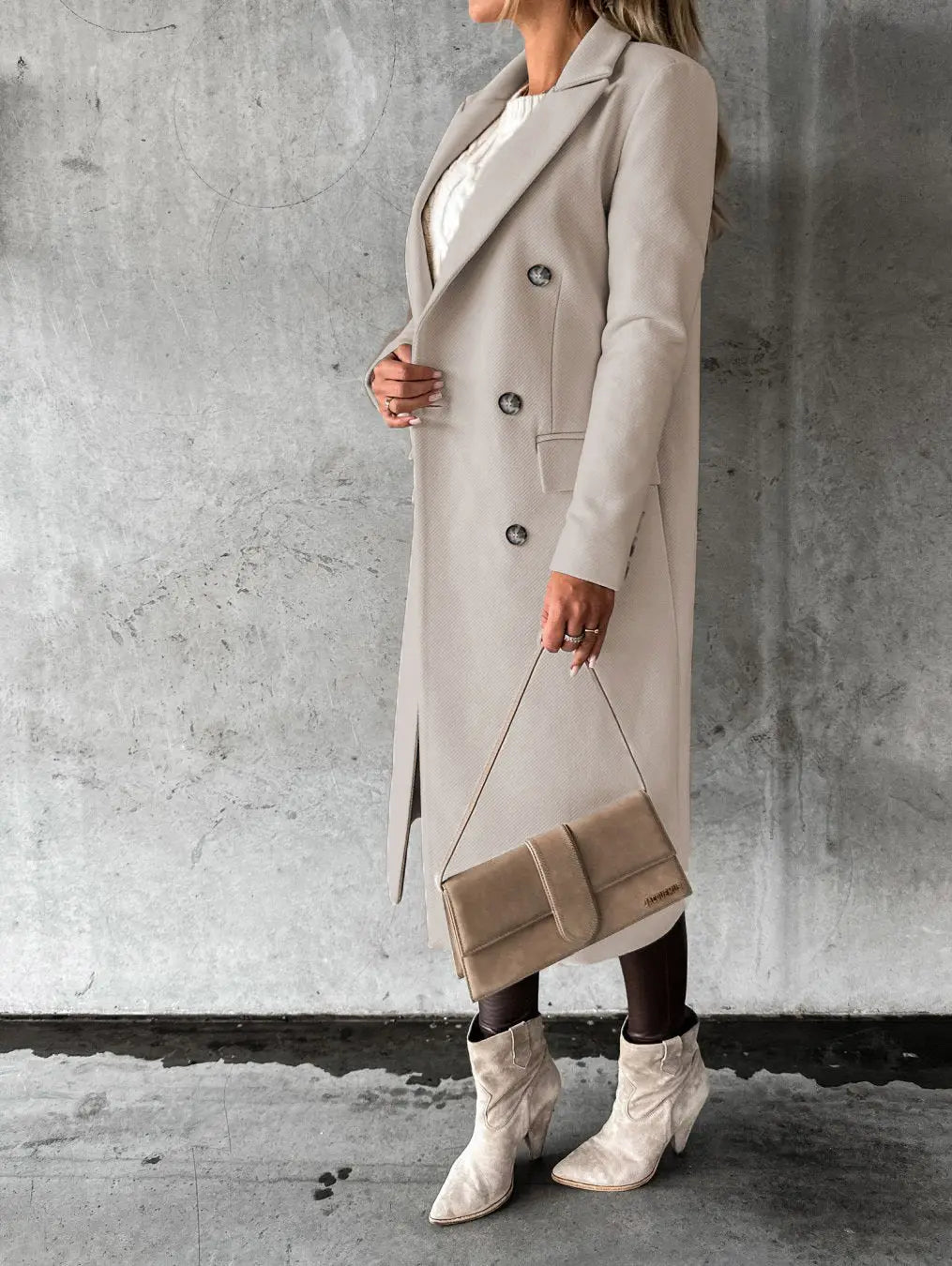 Eleganter Langer Beiger Wollmantel Für Damen