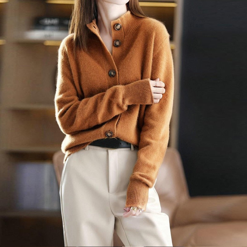 Weiche Strickjacke Mit Knopfverschluss